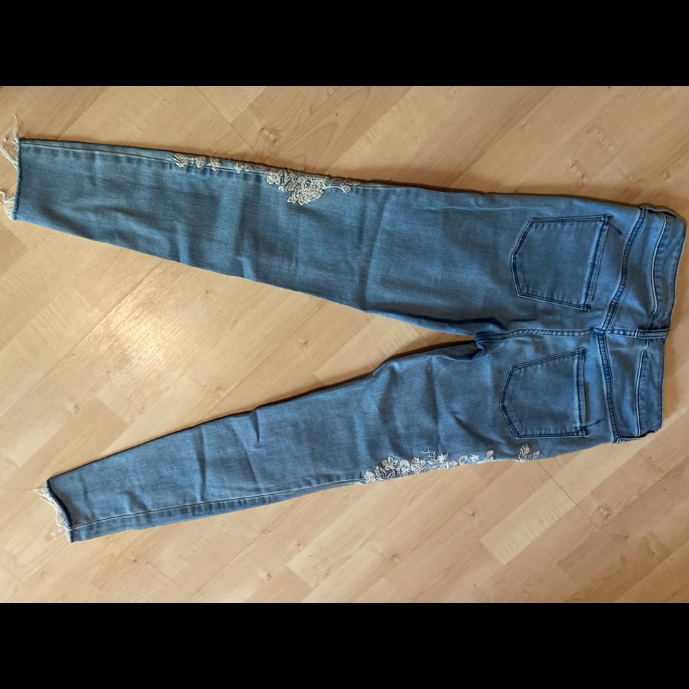 Embroidered jeans - Picture 3 of 4